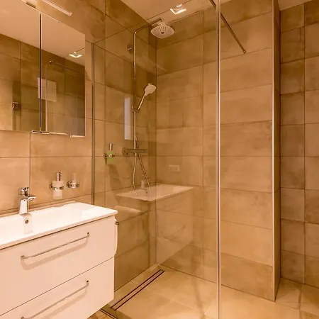 24/7 Gæstehus Asten